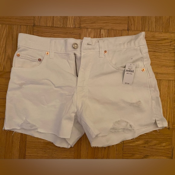 The Gap — Low Rise Stride Denim Shorts - Picture 4 of 5